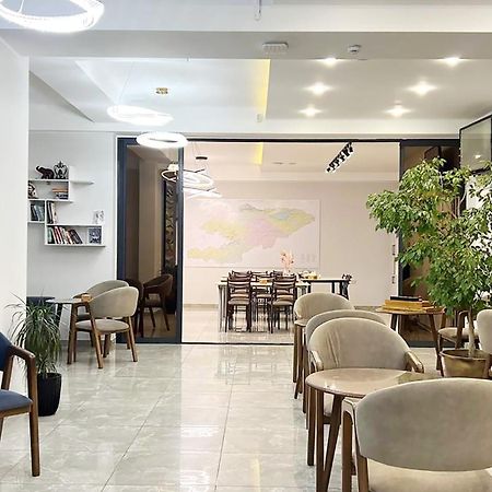 Compass Hostel Bishkek Luaran gambar