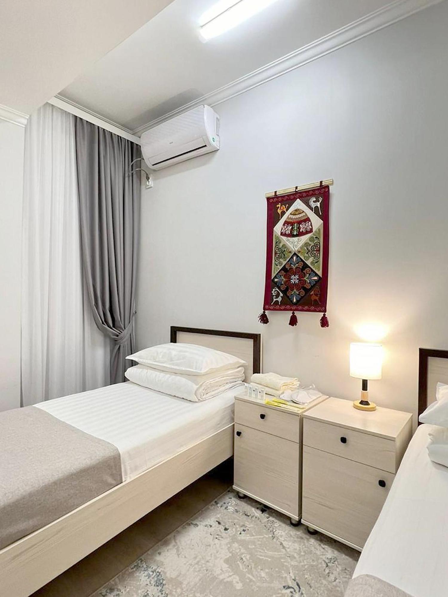 Compass Hostel Bishkek Luaran gambar