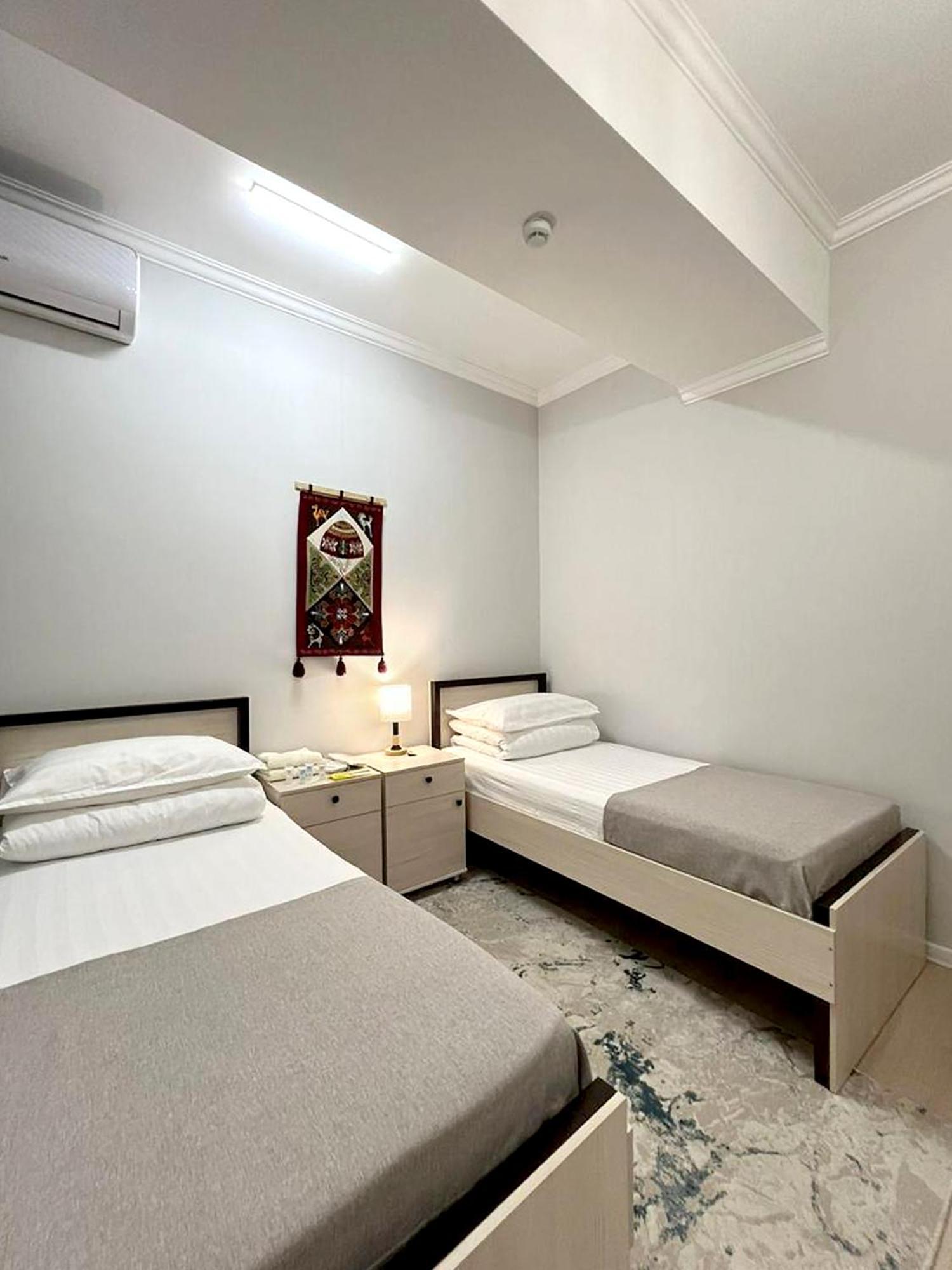 Compass Hostel Bishkek Luaran gambar
