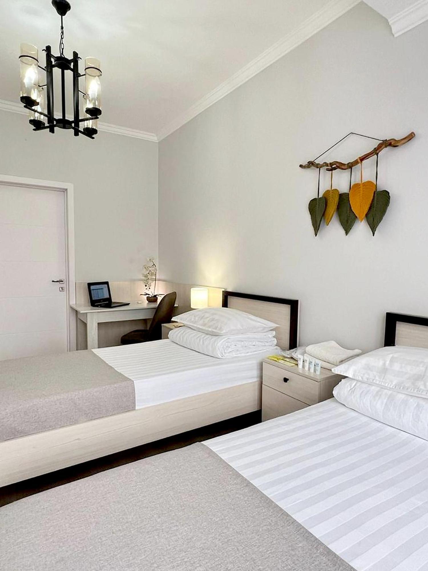 Compass Hostel Bishkek Luaran gambar