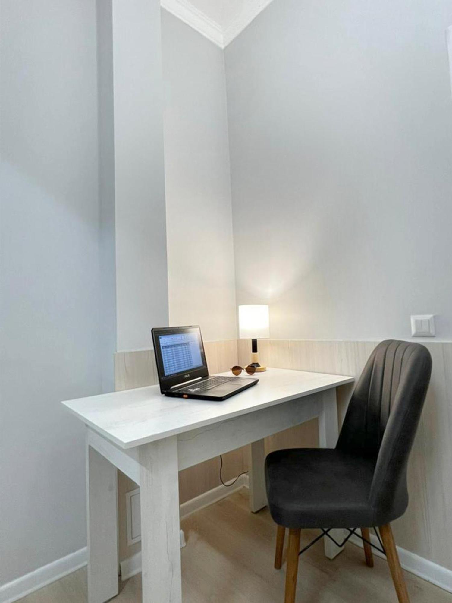 Compass Hostel Bishkek Luaran gambar