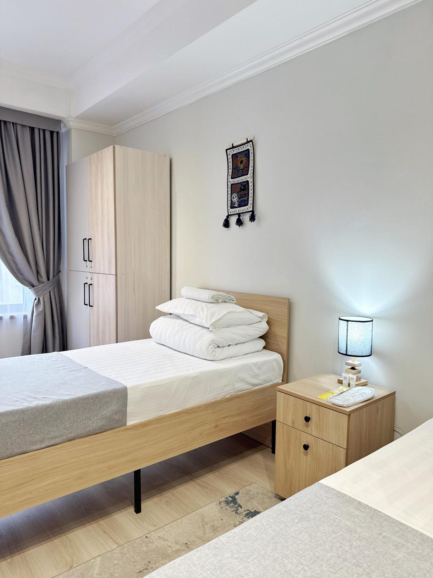 Compass Hostel Bishkek Luaran gambar