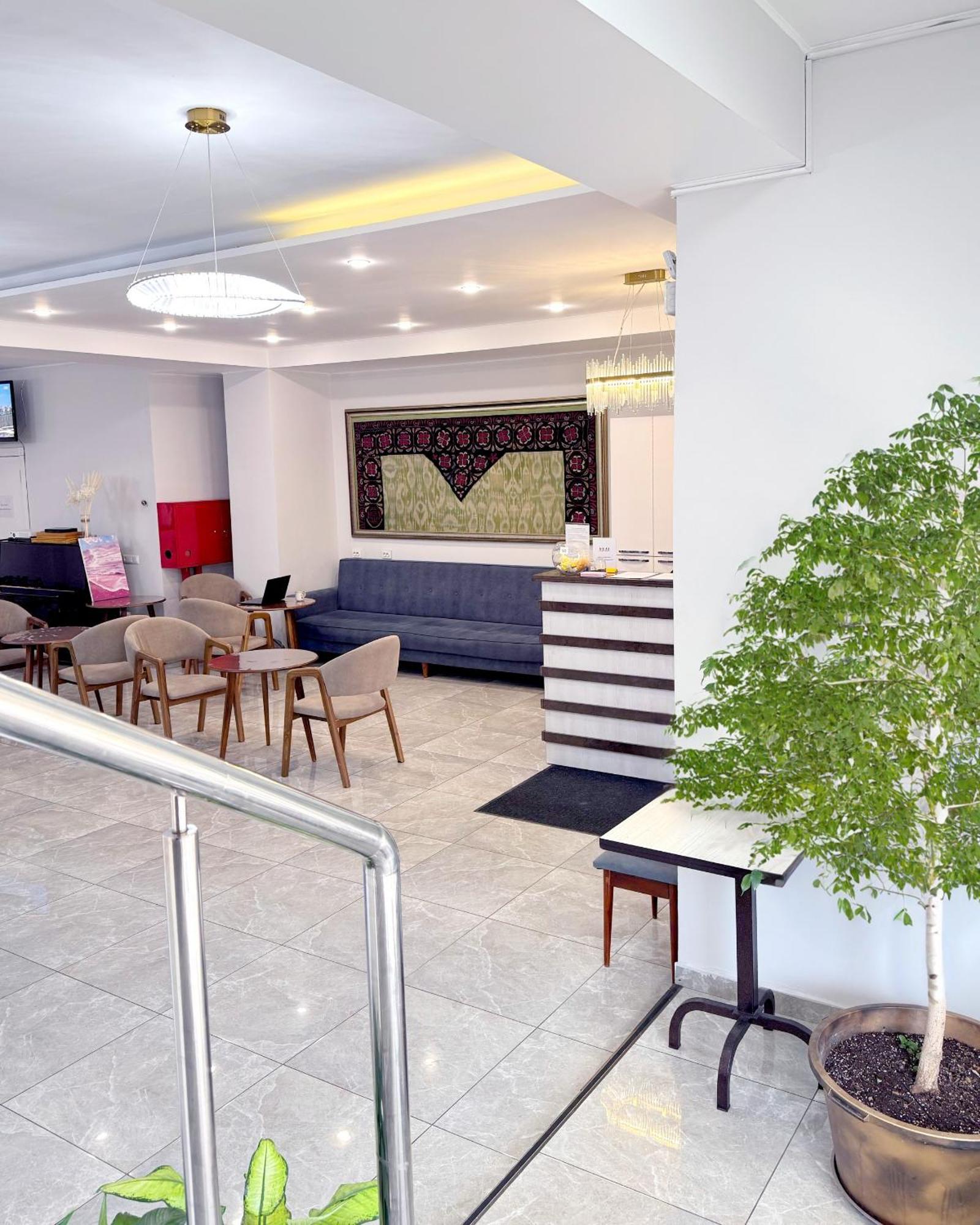 Compass Hostel Bishkek Luaran gambar