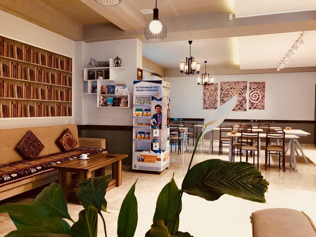 Compass Hostel Bishkek Luaran gambar